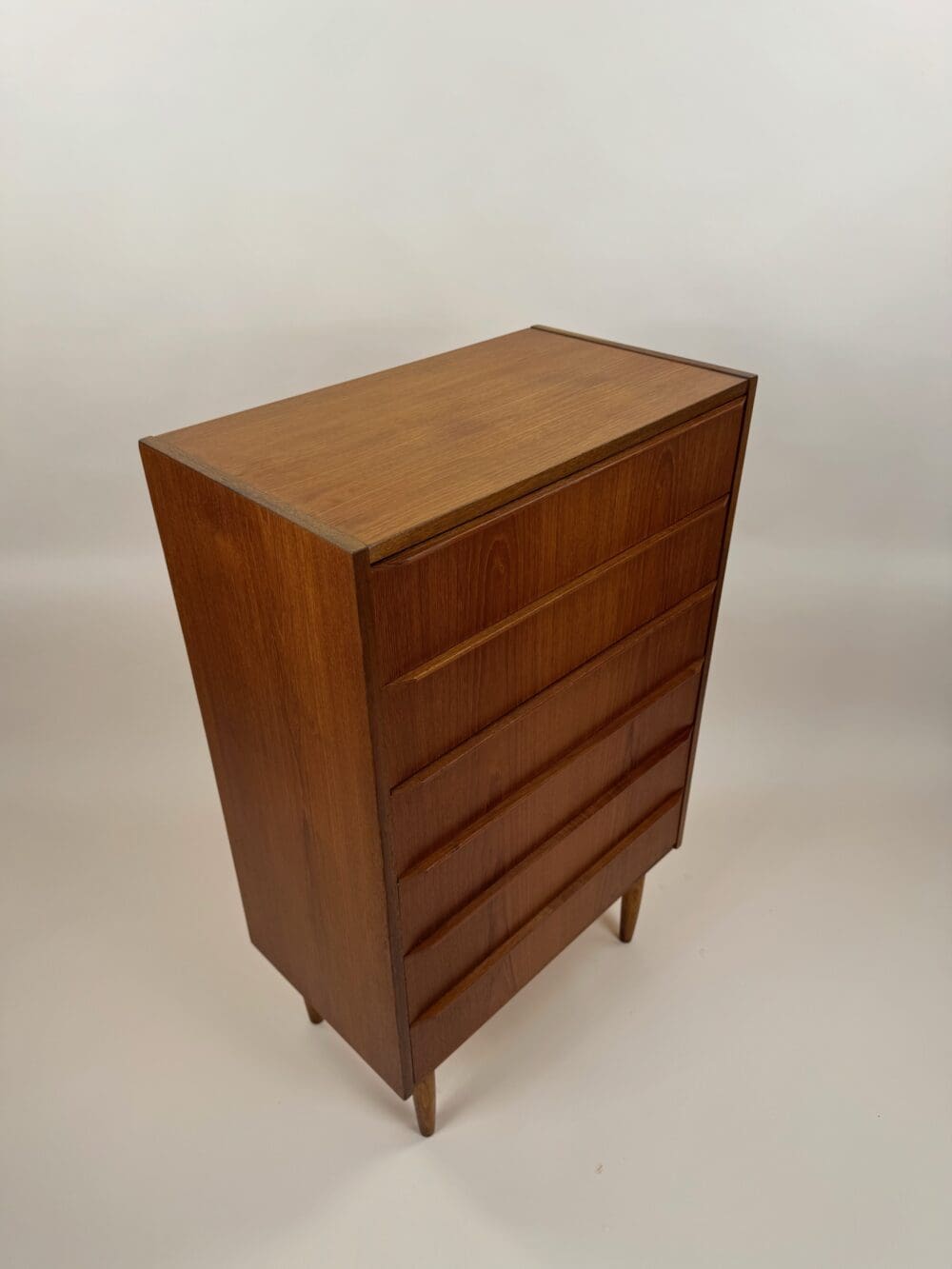 img_4617 Danish Teak Chest of Drawers – Minimalist Mid-Century Design