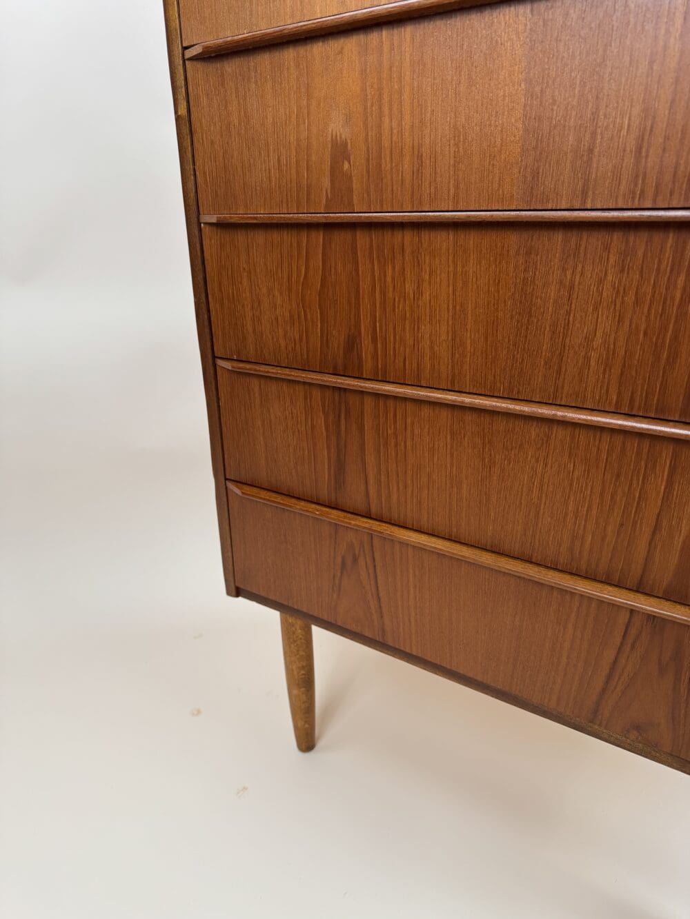 img_4620 Danish Teak Chest of Drawers – Minimalist Mid-Century Design
