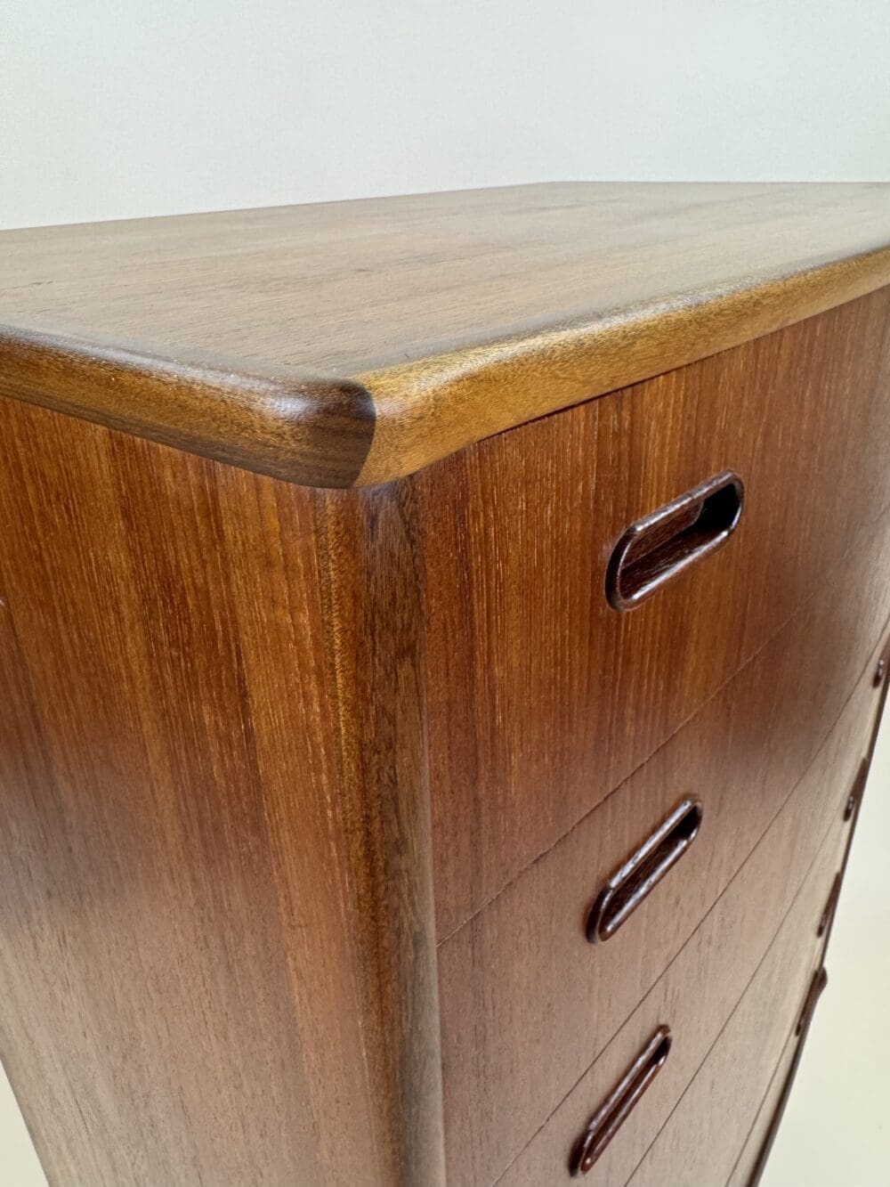 Kværndrup Møbelfabrik Chest of Drawers – Danish Mid-Century Elegance