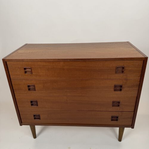 Mid-Century Modern Chest of Drawers – Rich Wood Tone Elegance