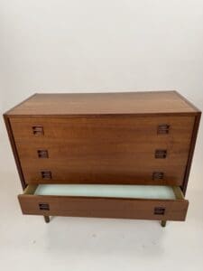 Mid-Century Modern Chest of Drawers – Rich Wood Tone Elegance