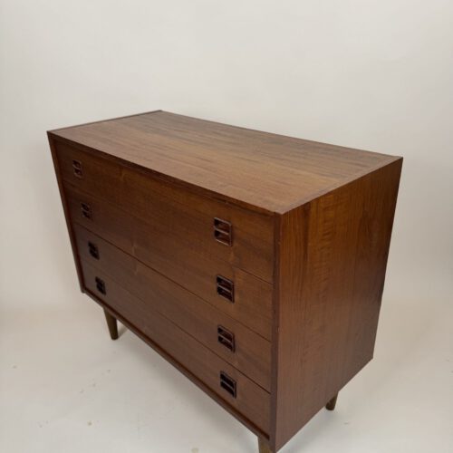 Mid-Century Modern Chest of Drawers – Rich Wood Tone Elegance
