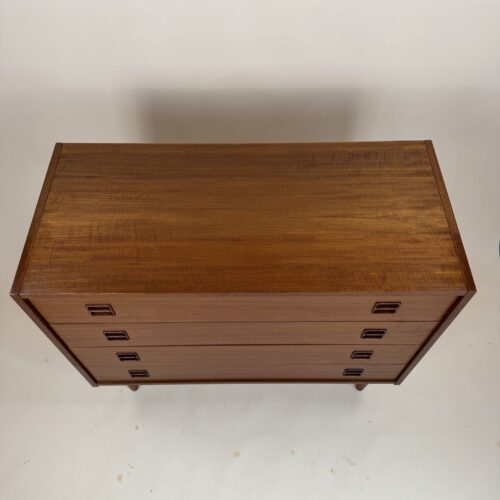 Mid-Century Modern Chest of Drawers – Rich Wood Tone Elegance