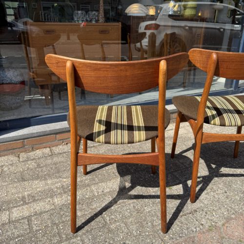 Set of 4 Danish Mid-Century Dining Chairs – Original Upholstery & Sculptural Teak