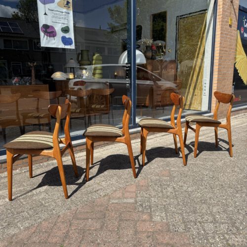 Set of 4 Danish Mid-Century Dining Chairs – Original Upholstery & Sculptural Teak