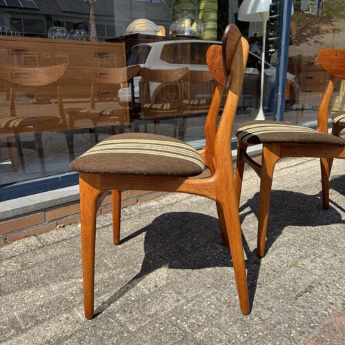 Set of 4 Danish Mid-Century Dining Chairs – Original Upholstery & Sculptural Teak