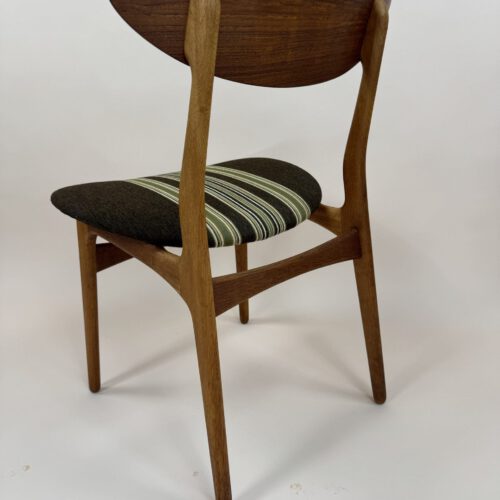 Set of 4 Danish Mid-Century Dining Chairs – Original Upholstery & Sculptural Teak