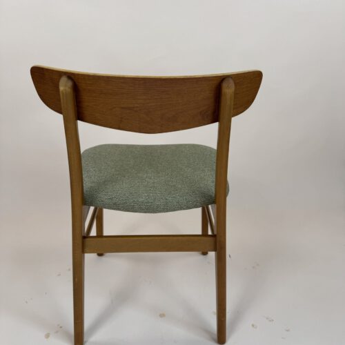 Set of 5 “Mosbøl” Dining Chairs by Findahl – Danish Modern Elegance