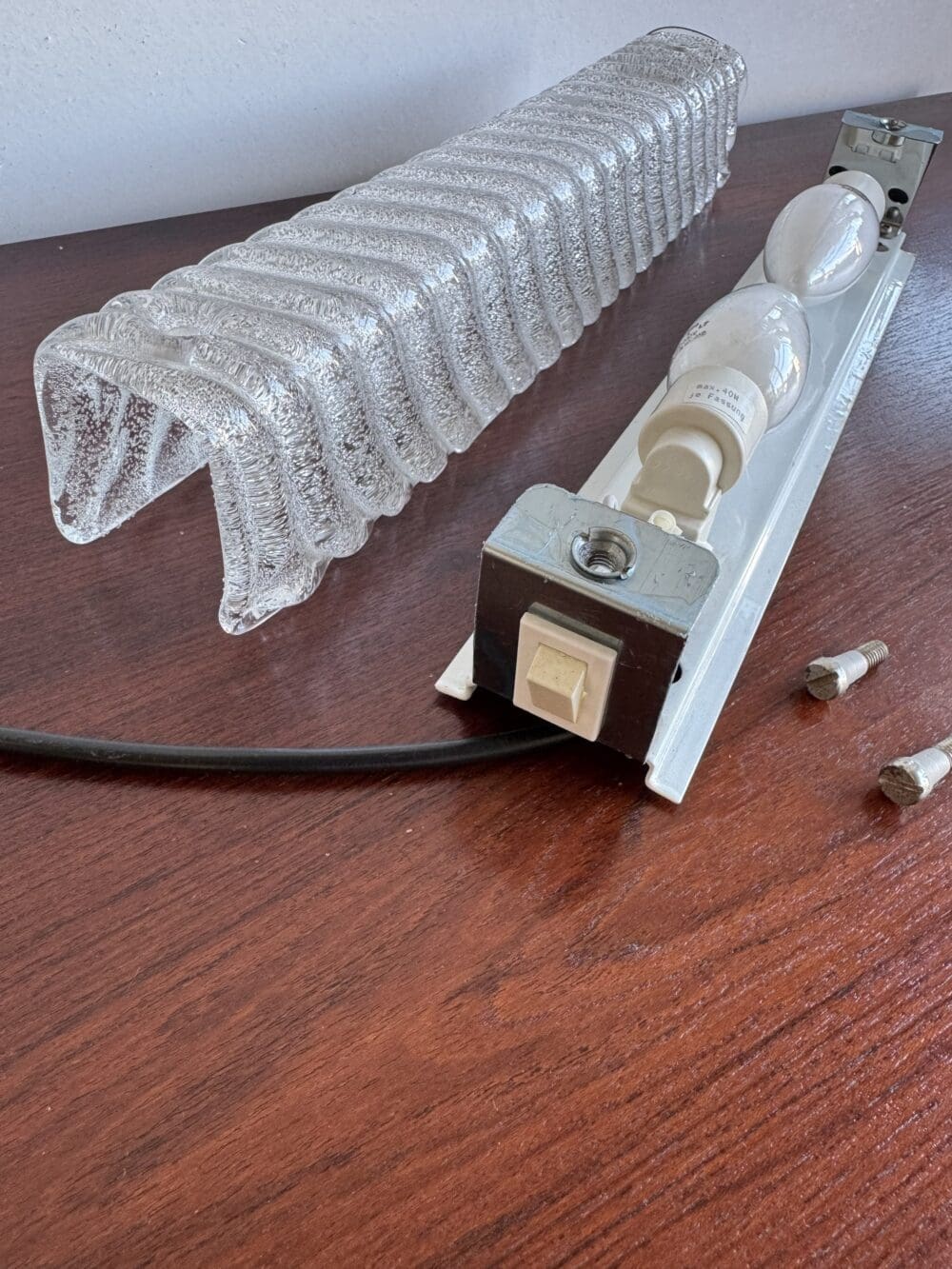 img_5876 Elegant VIntage Wall Lamp – Textured Ribbed Glass Beauty