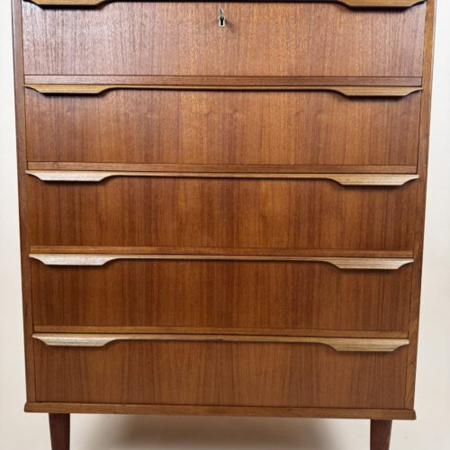 Danish Mid-Century Chest of Drawers – Elegant Teak Design with Certified Quality