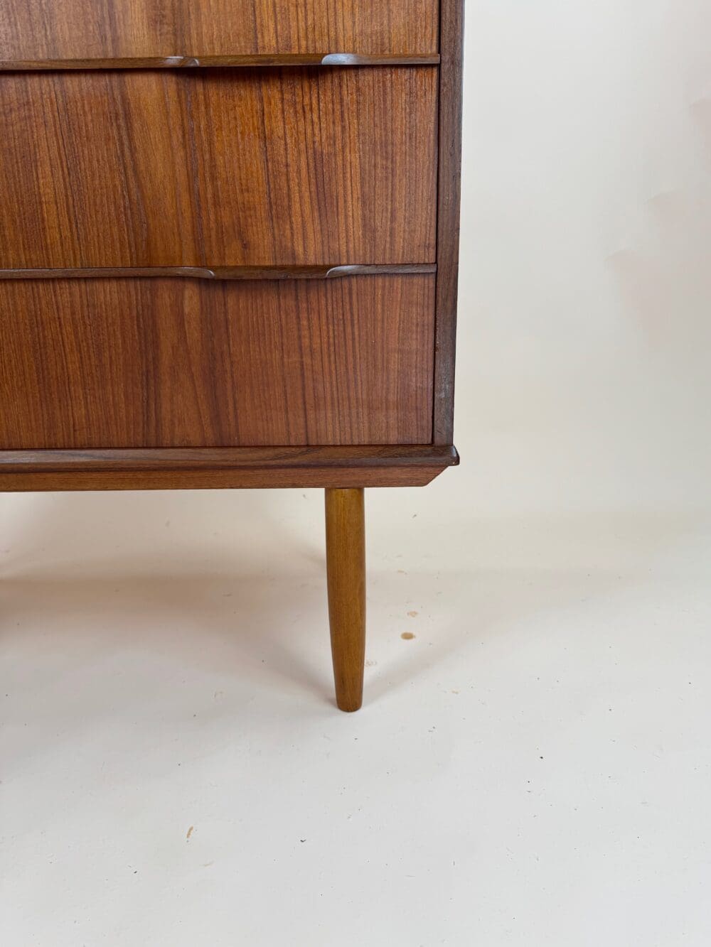 Danish Teak Tallboy Chest of Drawers – Spacious & Stylish Storage