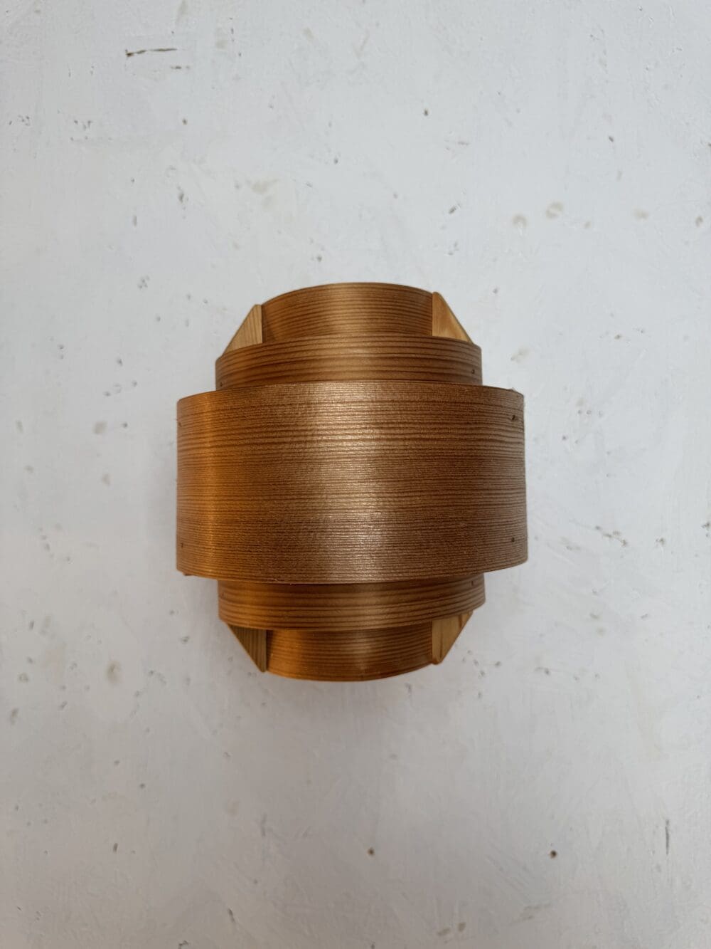 Hans-Agne Jakobsson Wall Lamp V327 – Ellysett Series Beauty in Pine