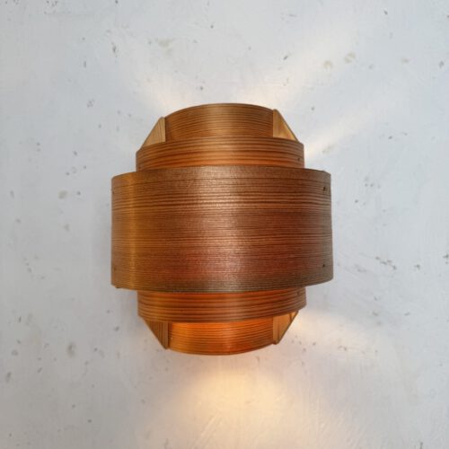 Hans-Agne Jakobsson Wall Lamp V327 – Ellysett Series Beauty in Pine