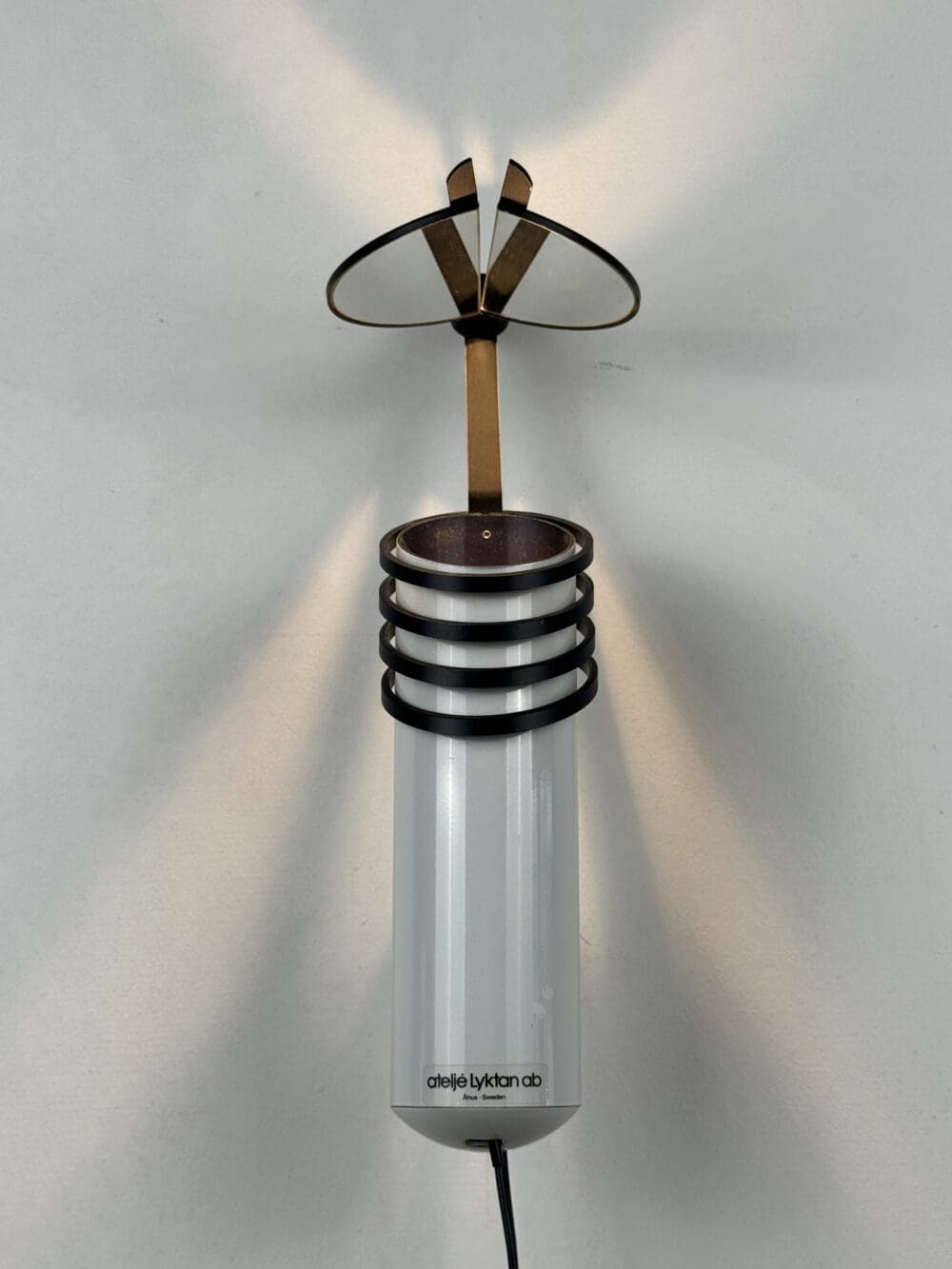 Skarabé Wall Lamp by Ateljé Lyktan – 1970s Sculptural Swedish Design