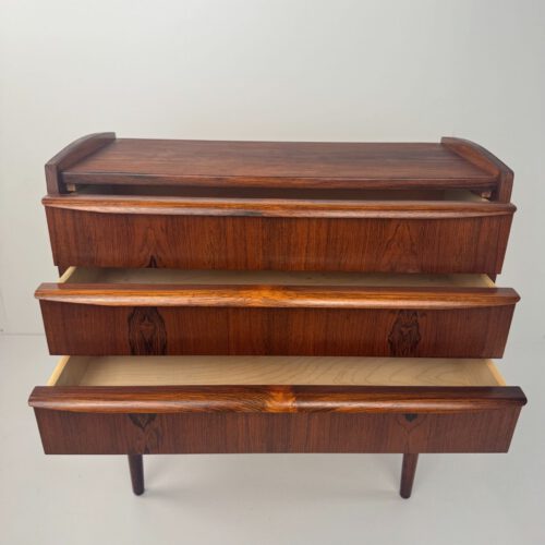 Danish Rosewood Chest of Drawers – Elegant Mid-Century Design