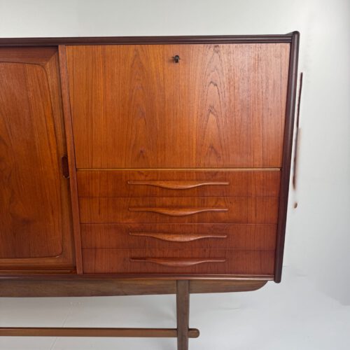 Danish Teak Sideboard with Bar Section & Automatic Light – Mid-Century Elegance