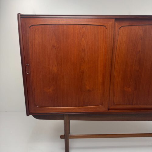 Danish Teak Sideboard with Bar Section & Automatic Light – Mid-Century Elegance