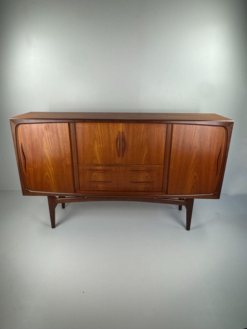 Danish Mid-Century Teak Sideboard – Exceptional Craftsmanship & Sculpted Elegance