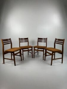 Set of 4 Danish Mid-Century Dining Chairs – Timeless Elegance