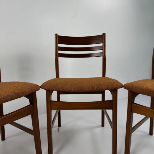 Set of 4 Danish Mid-Century Dining Chairs – Timeless Elegance