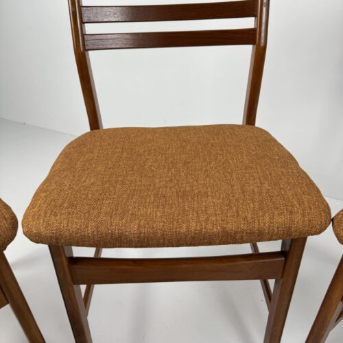 Set of 4 Danish Mid-Century Dining Chairs – Timeless Elegance