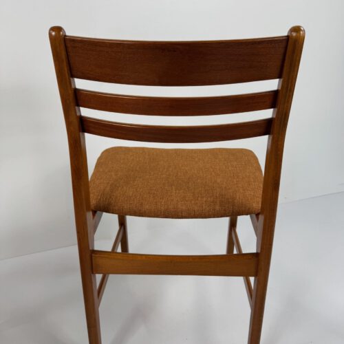 Set of 4 Danish Mid-Century Dining Chairs – Timeless Elegance