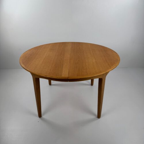 Henning Kjaernulf for Sorø Stolefabrik – Model 62 Extendable Oak Dining Table