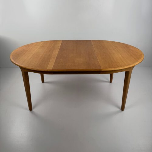 Henning Kjaernulf for Sorø Stolefabrik – Model 62 Extendable Oak Dining Table