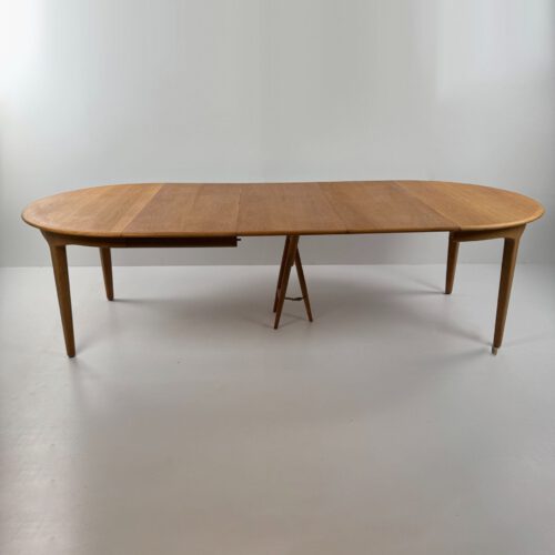 Henning Kjaernulf for Sorø Stolefabrik – Model 62 Extendable Oak Dining Table