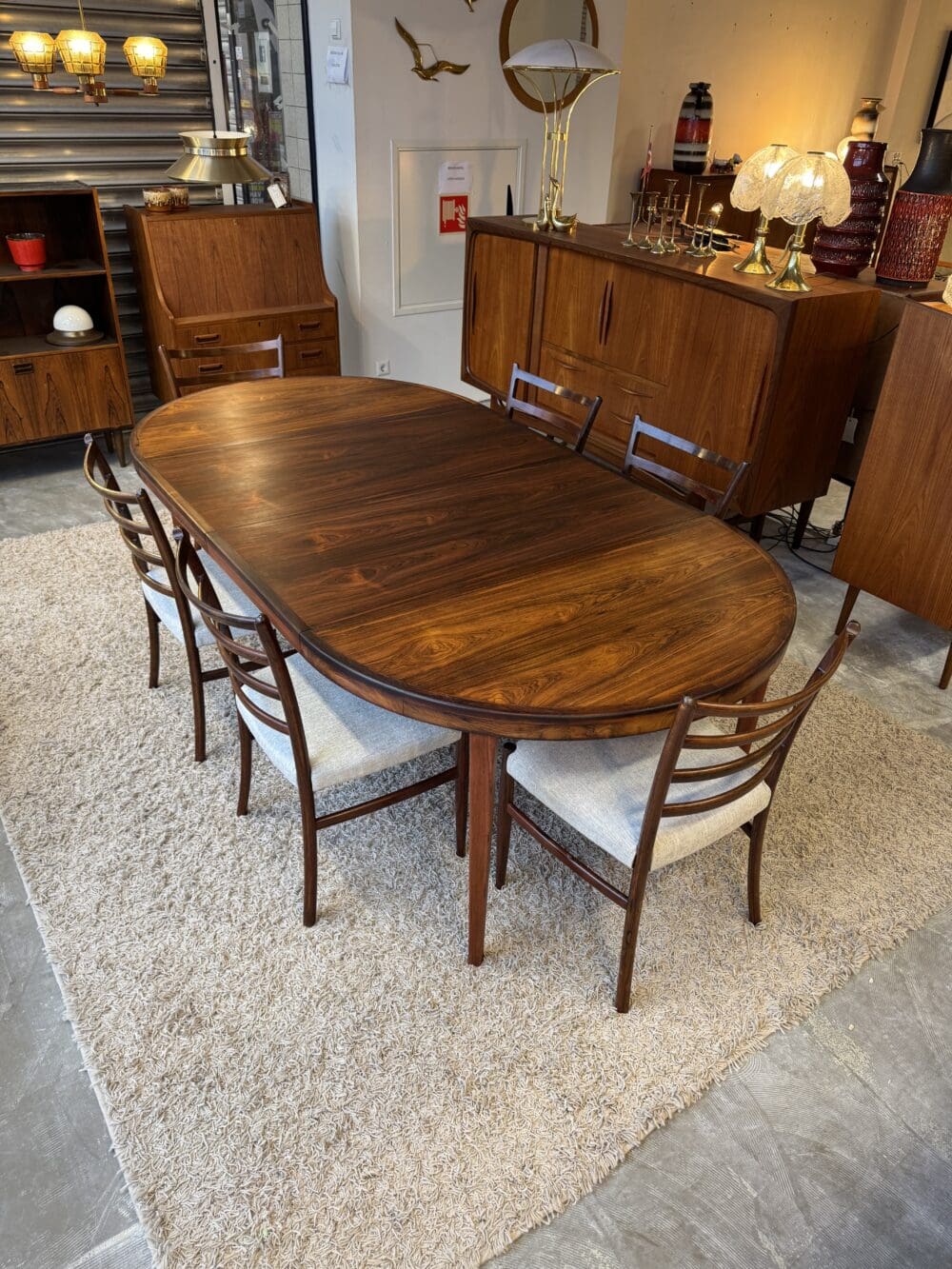 Danish Rosewood Extendable Dining Table – Stunning Grain