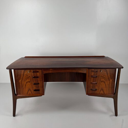 Svend Aage Madsen Rosewood Executive Desk for H.P. Hansen – Danish Modern Masterpiece