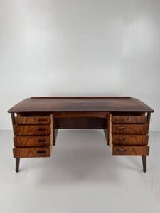 Svend Aage Madsen Rosewood Executive Desk for H.P. Hansen – Danish Modern Masterpiece