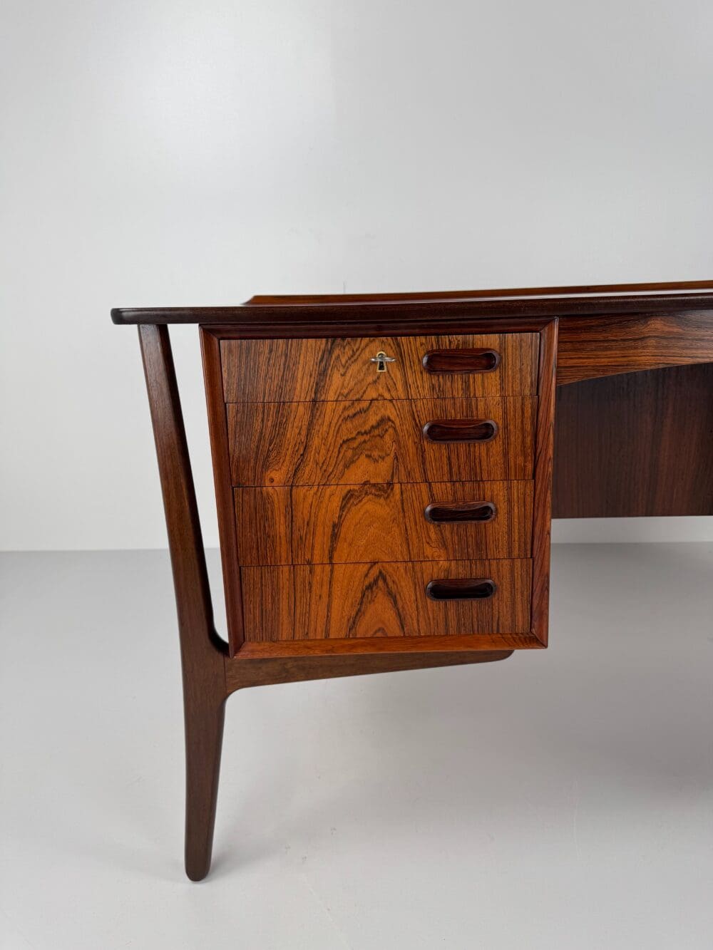 IMG_5034 Svend Aage Madsen Rosewood Executive Desk for H.P. Hansen – Danish Modern Masterpiece