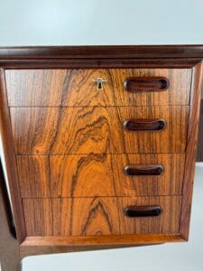Svend Aage Madsen Rosewood Executive Desk for H.P. Hansen – Danish Modern Masterpiece