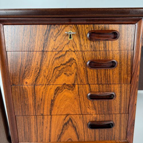 Svend Aage Madsen Rosewood Executive Desk for H.P. Hansen – Danish Modern Masterpiece