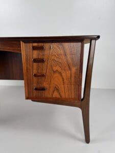 Svend Aage Madsen Rosewood Executive Desk for H.P. Hansen – Danish Modern Masterpiece