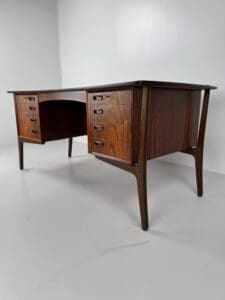 Svend Aage Madsen Rosewood Executive Desk for H.P. Hansen – Danish Modern Masterpiece