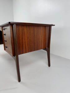 Svend Aage Madsen Rosewood Executive Desk for H.P. Hansen – Danish Modern Masterpiece