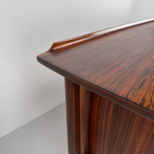 Svend Aage Madsen Rosewood Executive Desk for H.P. Hansen – Danish Modern Masterpiece