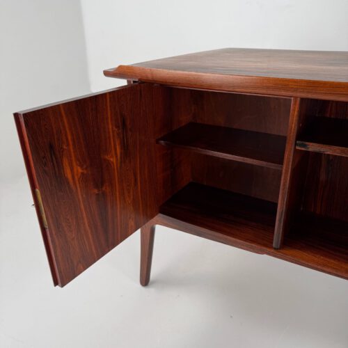 Svend Aage Madsen Rosewood Executive Desk for H.P. Hansen – Danish Modern Masterpiece