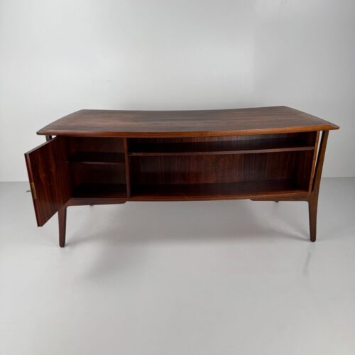 Svend Aage Madsen Rosewood Executive Desk for H.P. Hansen – Danish Modern Masterpiece