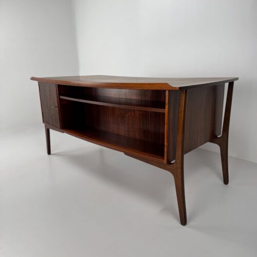 Svend Aage Madsen Rosewood Executive Desk for H.P. Hansen – Danish Modern Masterpiece