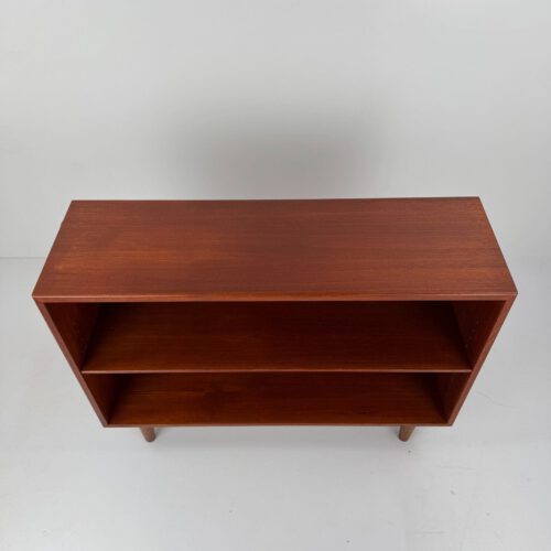 Danish teak bookcase by Søborg Møbler – classic Scandinavian simplicity
