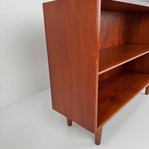 Danish teak bookcase by Søborg Møbler – classic Scandinavian simplicity