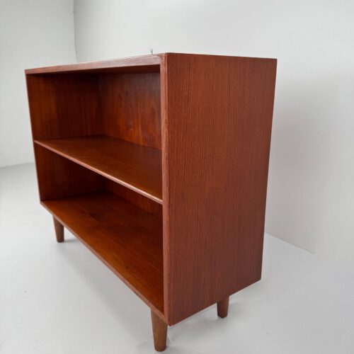 Danish teak bookcase by Søborg Møbler – classic Scandinavian simplicity