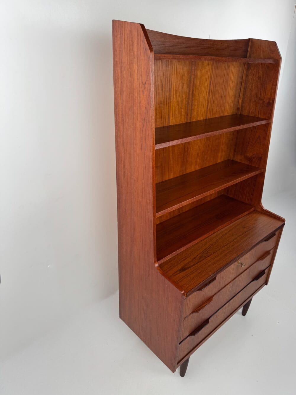 Danish Teak Bookcase with Extractable Desk – Elegant Mid-Century Workspace