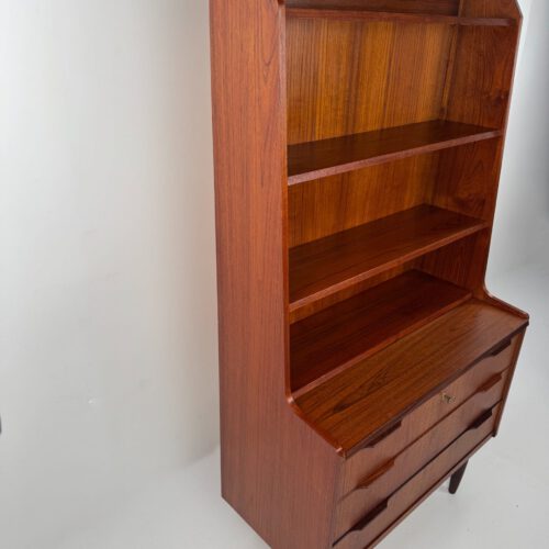 Danish Teak Bookcase with Extractable Desk – Elegant Mid-Century Workspace