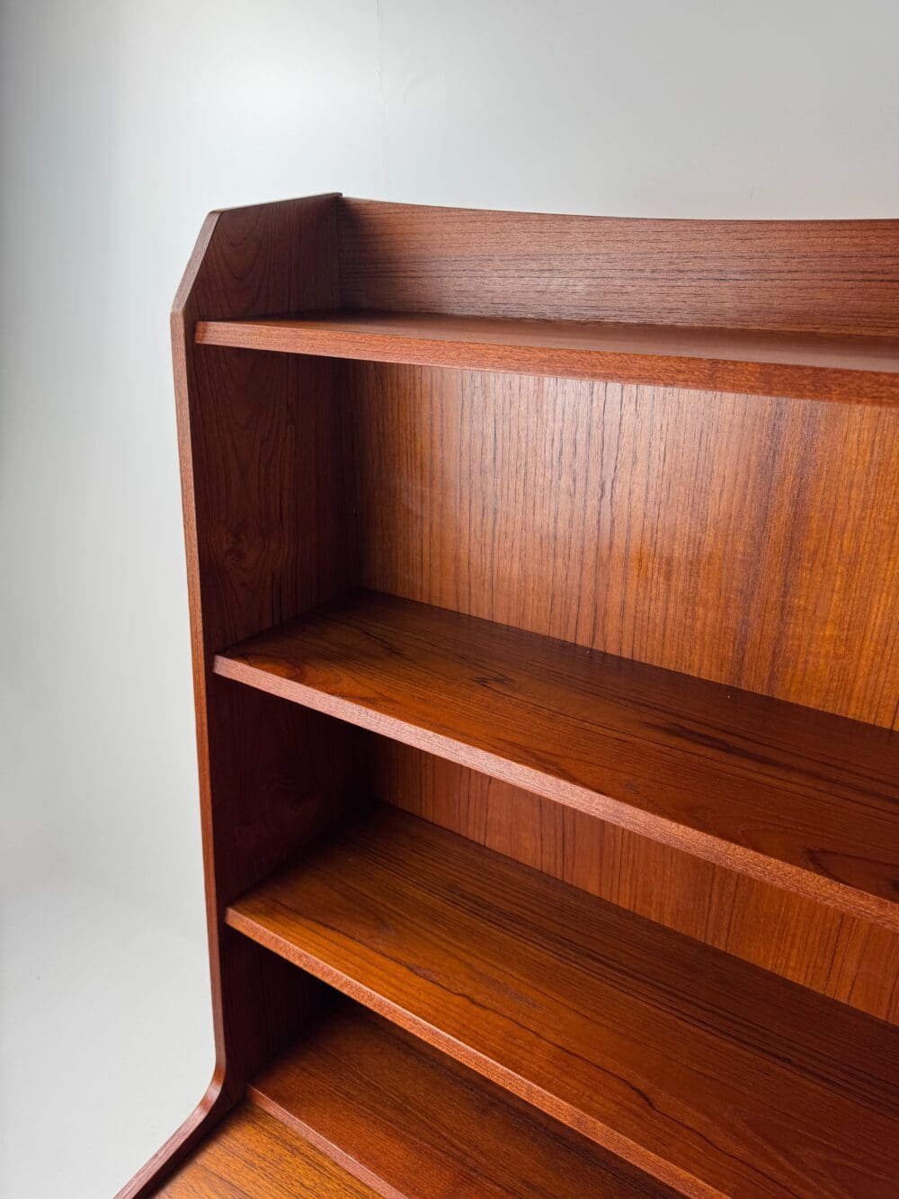 Danish Teak Bookcase with Extractable Desk – Elegant Mid-Century Workspace
