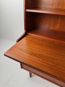Danish Teak Bookcase with Extractable Desk – Elegant Mid-Century Workspace