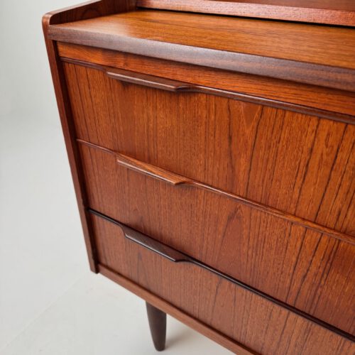 Danish Teak Bookcase with Extractable Desk – Elegant Mid-Century Workspace